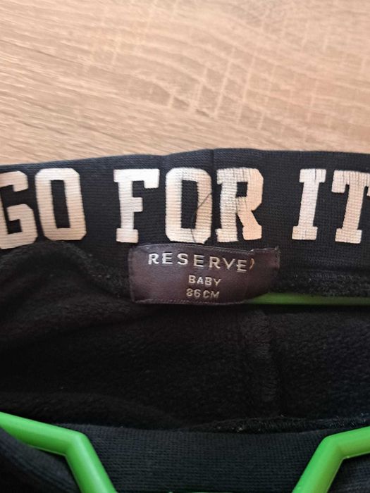 Spodnie dresowe dziecięce Reserved