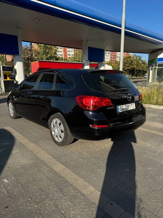 Продам Opel Astra J