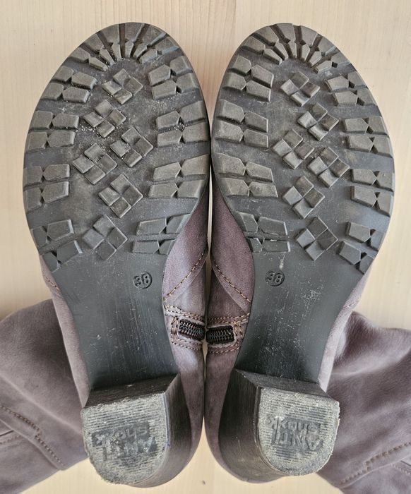 Buty damskie, kozaki z  długa cholewką; 38; Tamaris; caffe latte, beż