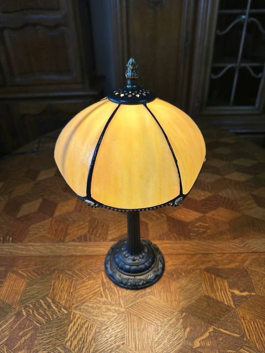 Настільна лампа в стиді Тіффані торшер б у  7804