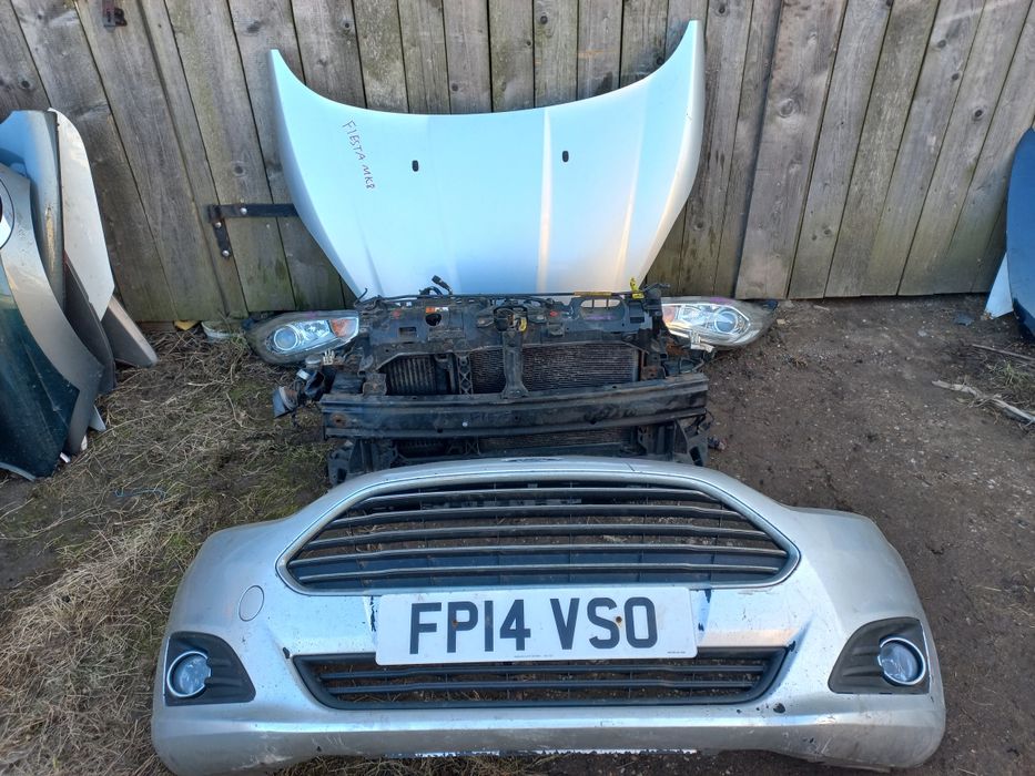 Przód kompletny ford fiesta mk8 maska zderzak pas przedni