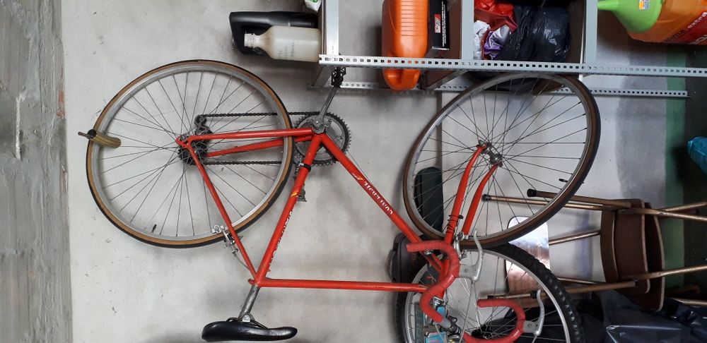 Bicicleta de corrida como nova
