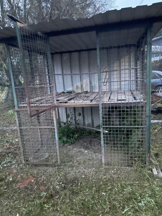 Vendo abrigo/gaiola exterior em metal
