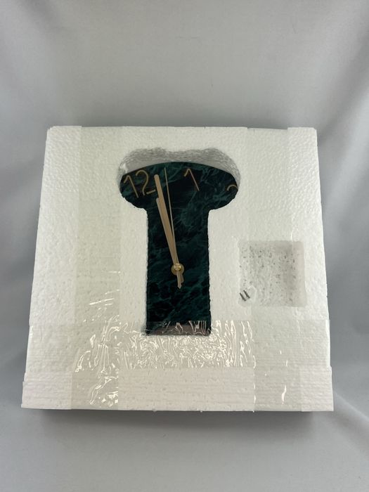 Szklany zegar kolor zielony marmur