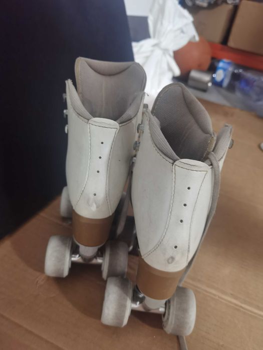 Patins de patinagem artística