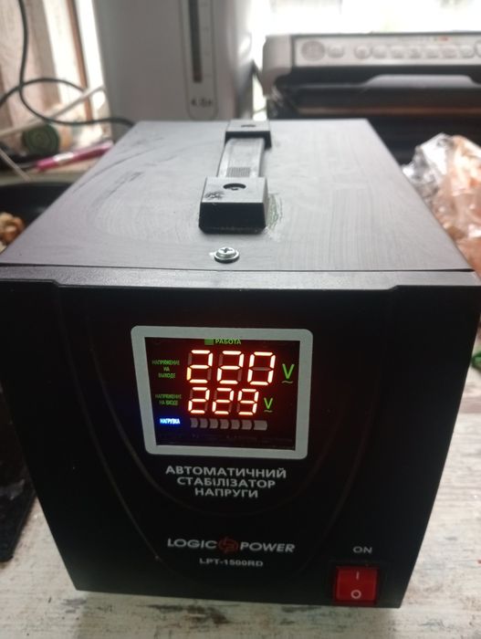 Стабілізатор напруги  LPT-1500 RD