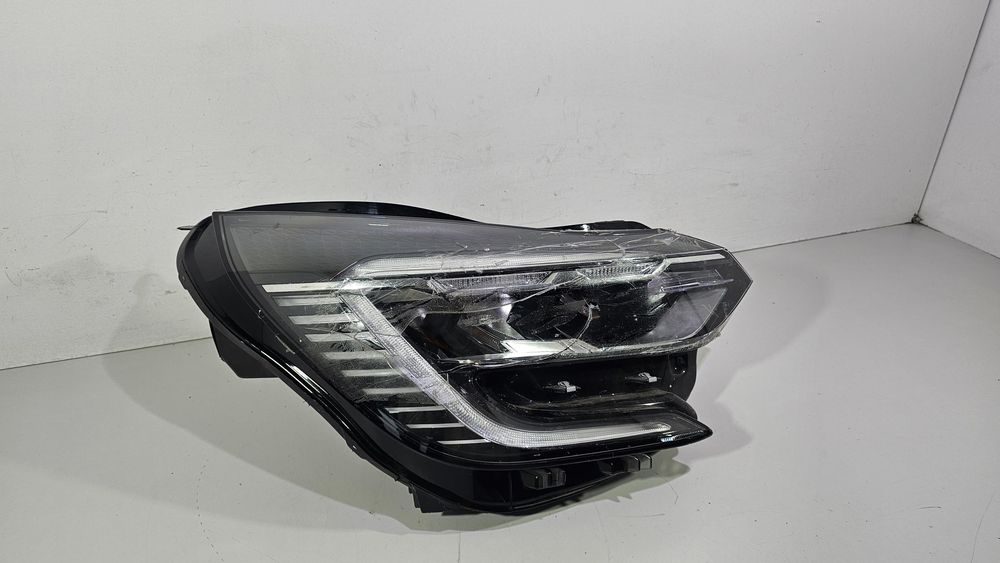 Lampa prawa przód przednia renault captur ii 2019- europa