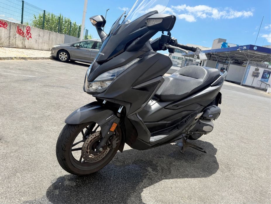 : Vende-se Honda Forza 125 em otimo estado !