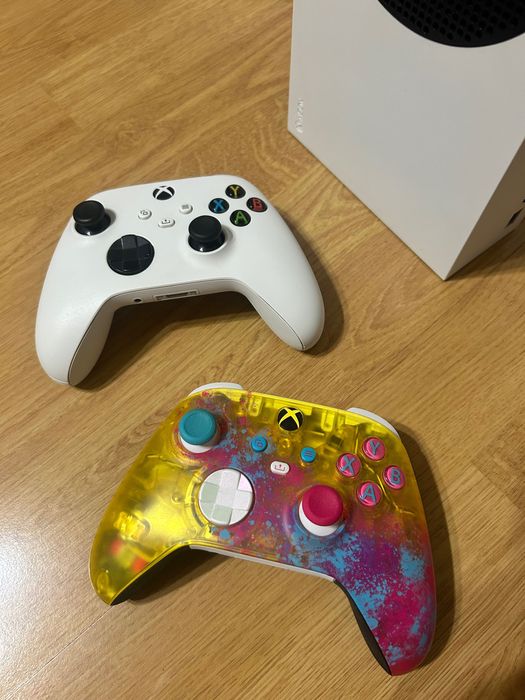 Xbox Series S 512GB з двома контролерами у відмінному стані