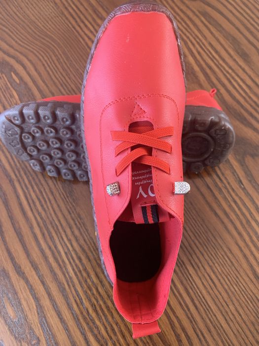 Buty damskie kryte 24 cm