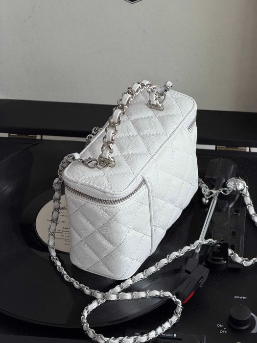 Сумка женская Chanel Classic Lambskin в серебре черная белая Шанель