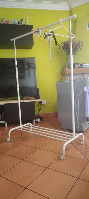 Cabideiro Charriot IKEA branco