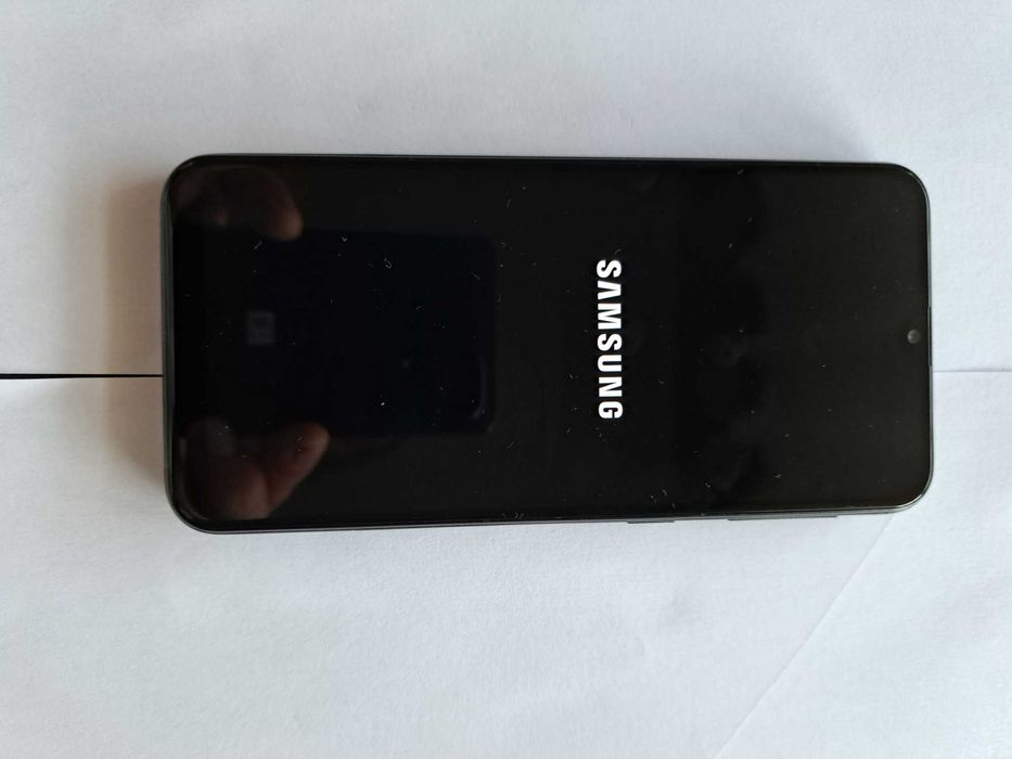 Vendo telemóvel Samsung Galaxy A20e de 32GB, em estado irrepreensível.