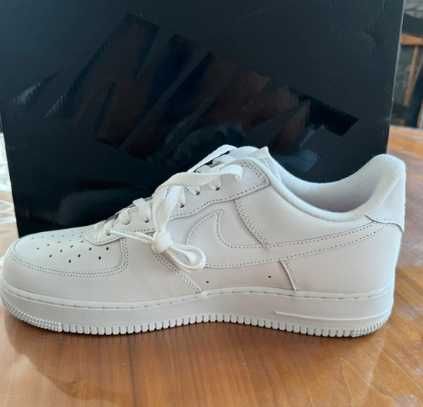 Nike Air Force 1 Low Supreme White r.44.5