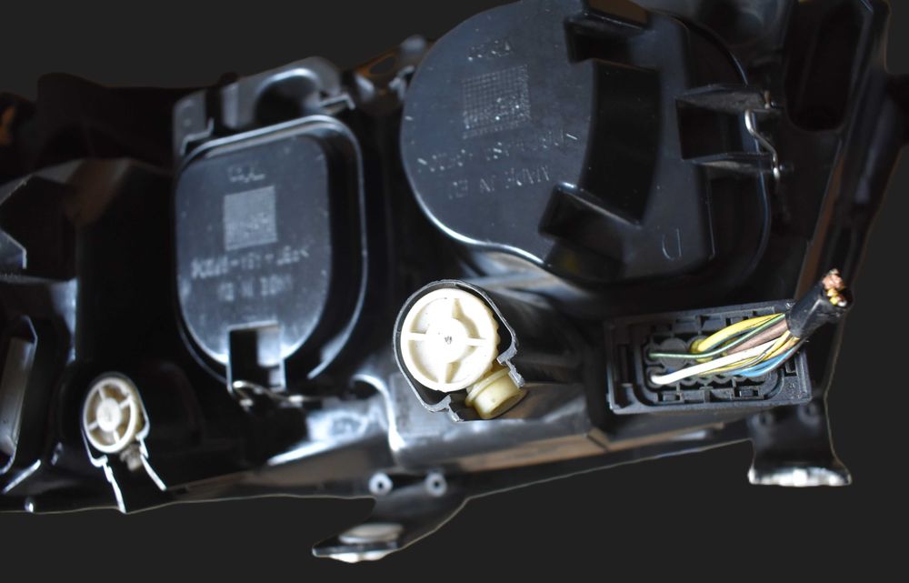 Farol BMW Serie 3 (E90/E91) Direito Pré-LCI