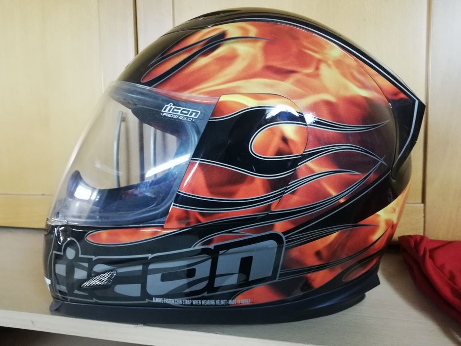 Capacete iccon em carbono