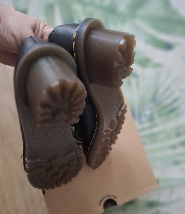 Buty Dr.Martens na szerszym obcasie 37 nowe Made In England