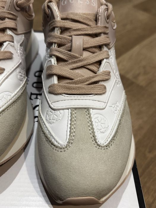 Кросівки GUESS ,оригінал