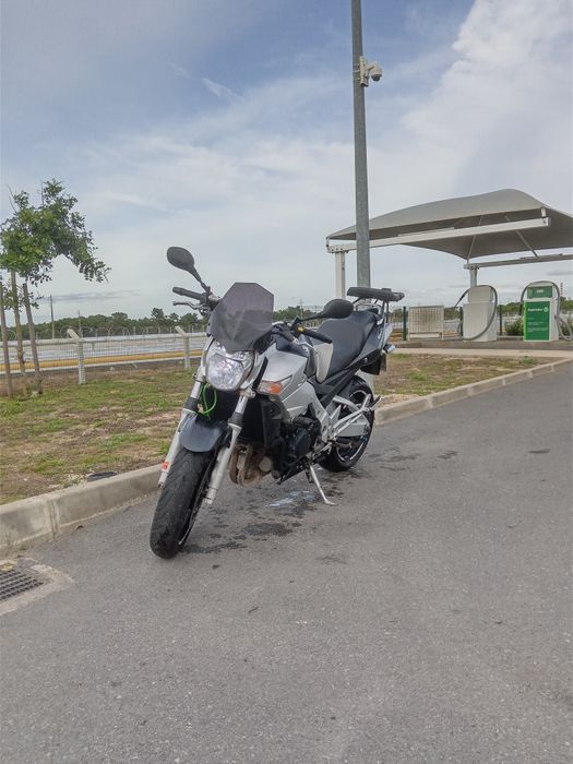 Suzuki GSR 600 (Naked) 98cv