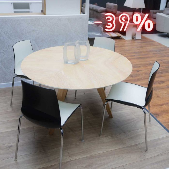 Stół okrągły do jadalni z krzesłami