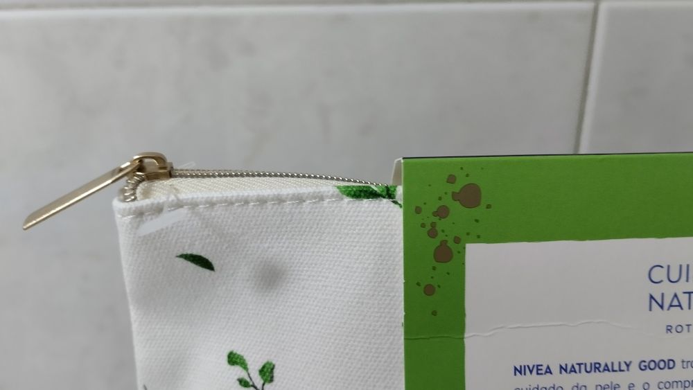 Cofrett Nívea Naturally Good