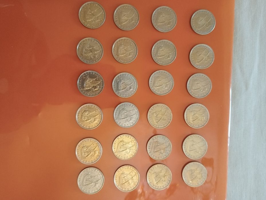 Vendo coleção completa de moedas de 5$00.