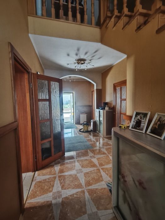 Продам просторий будинок 240 м² + баня з басейном + гараж | 6,7 сотки | Торг