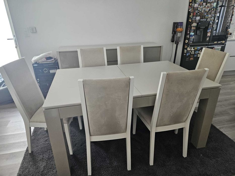 Vende-se mobília de sala de jantar