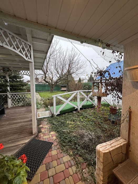 Продаж будинку на Стратосверній