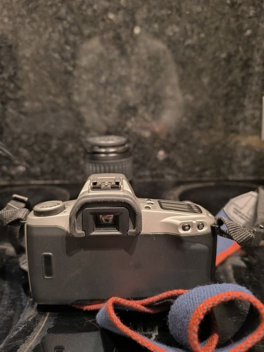 Máquina fotográfica Canon EOS 500 N