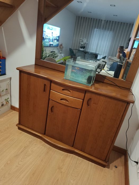 Aparador madeira  mais espelho