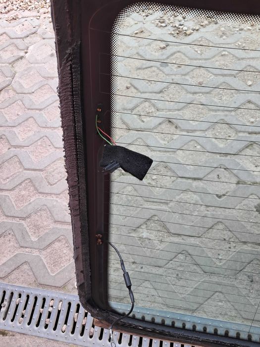 Tylna szyba mercedes w211 sedan 2003R