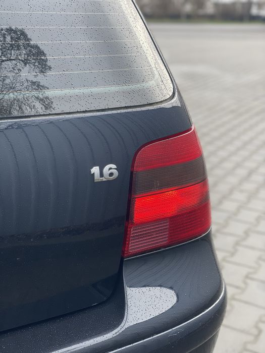 Volkswagen Golf IV 2000р 1.6mpi автомат газ/бензин