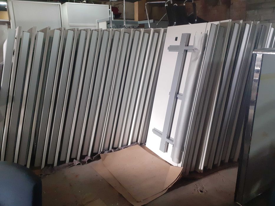 Biurka regulowane VS  biale 180x90