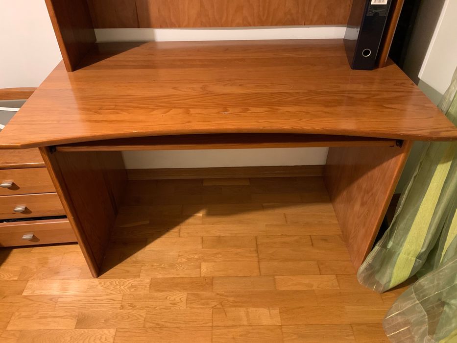 Vendo Armário de arrumação + secretária