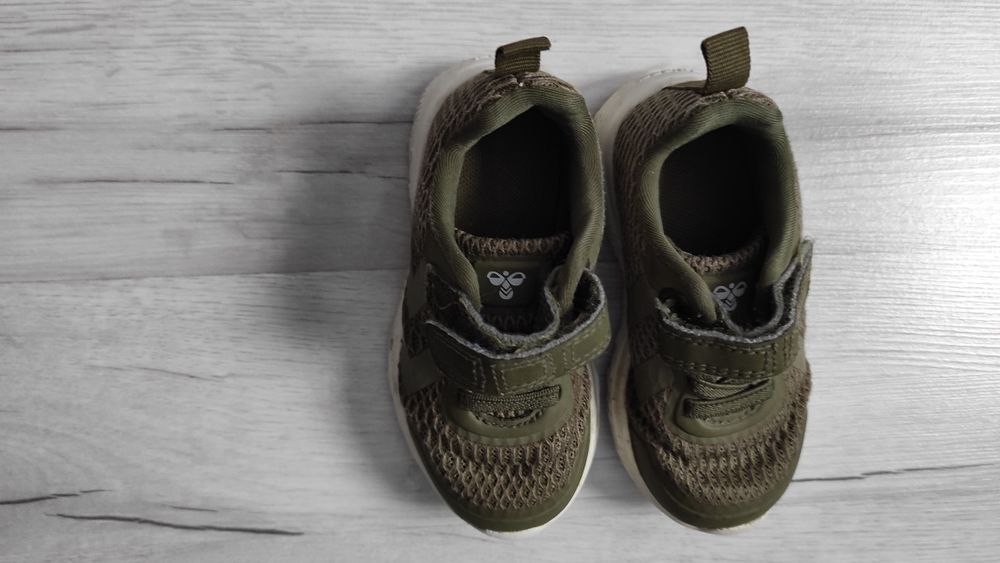 Buty firmy Hummel rozmiar 22