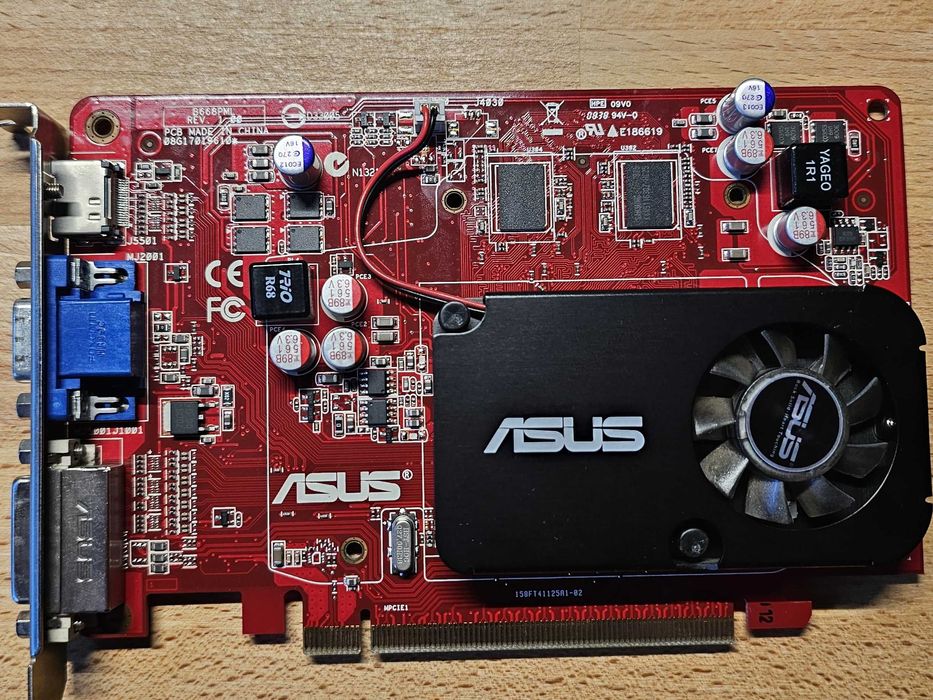 Komputer stacjonarny (bez obudowy) – AMD Athlon X2 / Radeon HD4650