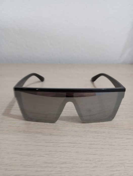 Óculos de Sol Estilo Moderno