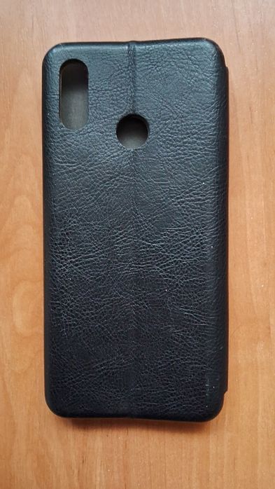 Huawei P Smart Plus кожаный чехол