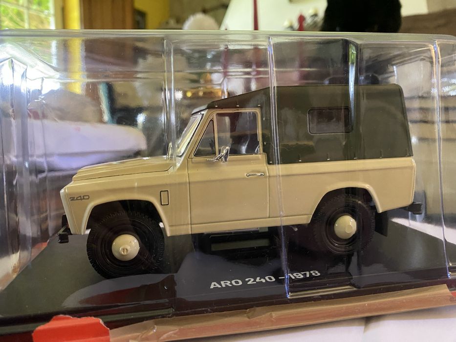 Grande ARO 240 1978 Escala 1:24 (Base do Portaro Nacional)