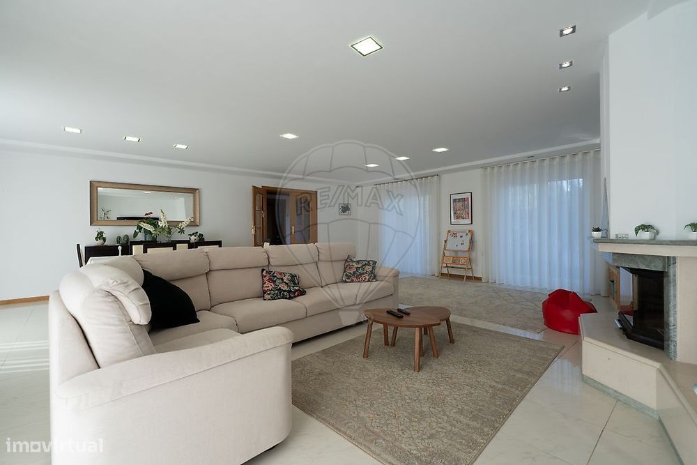 Moradia T4 para venda