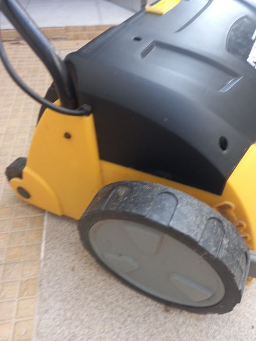 Escarificador eléctrico como novo