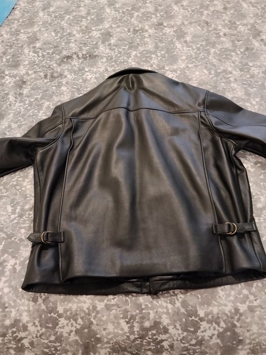 Casaco de homem em pele