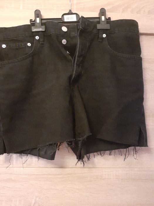 Krótkie dzinsowe spodenki