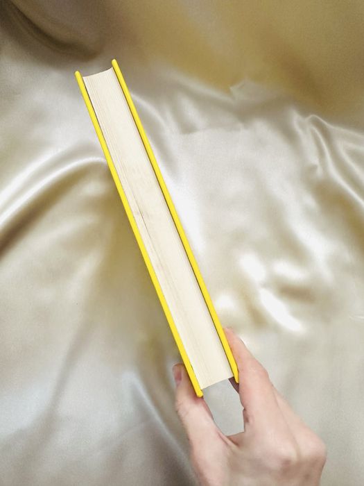 Книга Жовтолика Ребекка Кван