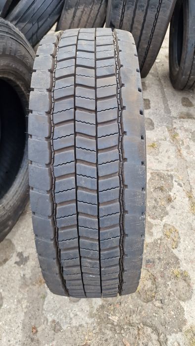 245/70r19.5 Uniroyal DH 40