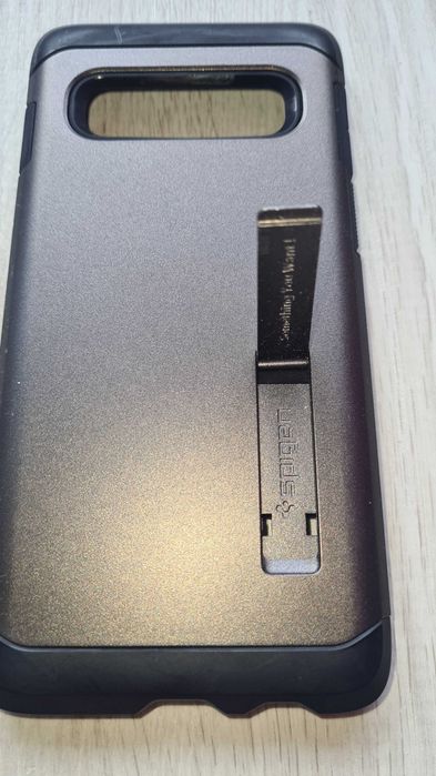 etui Samsung S10 Spigen