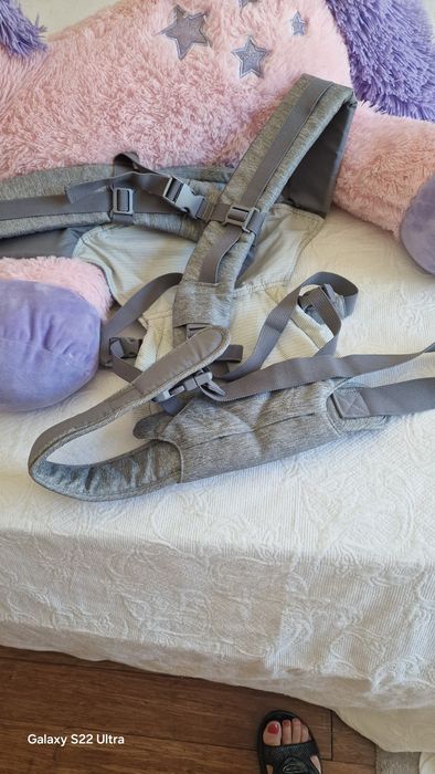 Saco para segurar bebé ao colo da Chico