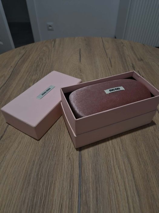Okulary przeciwsłoneczne miu miu