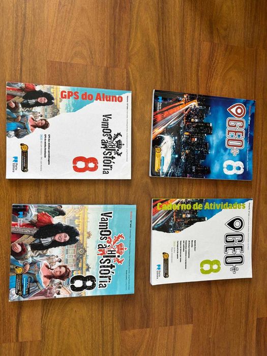 Livros escolares / Manuais e cadernos 8º ano - inglês, matematica, portugues,  e todas as outras disciplinas / Salesianos